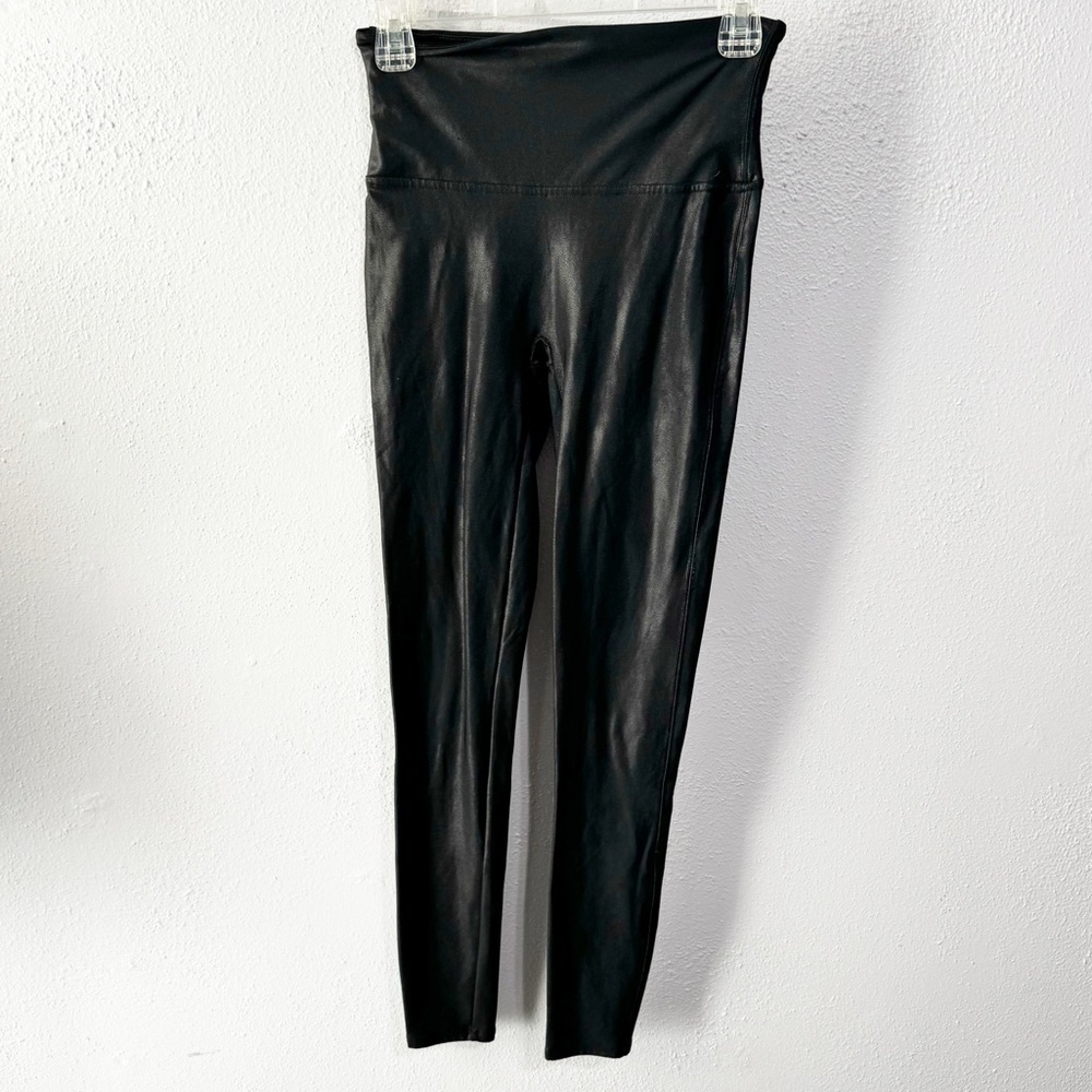 Spanx black faux leather legging med